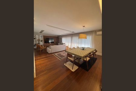 Sala de apartamento para alugar com 4 quartos, 245m² em Tijuca, Rio de Janeiro