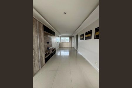Apartamento à venda com 101m², 3 quartos e 2 vagasFoto 01