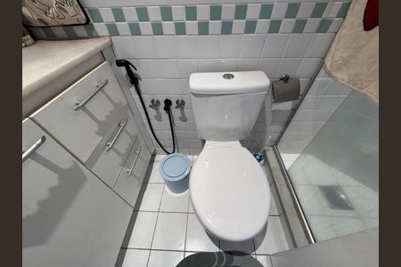 Apartamento à venda com 120m², 3 quartos e 2 vagasSuíte 1 - Banheiro