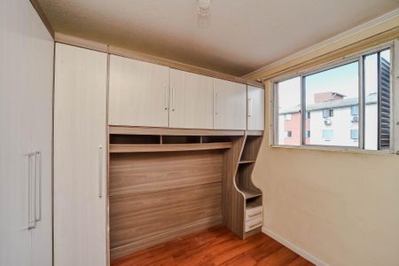 Quarto 1 de apartamento para alugar com 2 quartos, 50m² em Rubem Berta, Porto Alegre