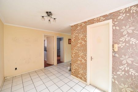 Sala de apartamento para alugar com 2 quartos, 50m² em Rubem Berta, Porto Alegre