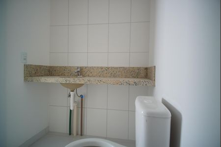 Banheiro da Suíte de apartamento à venda com 2 quartos, 57m² em Bom Jesus, Porto Alegre