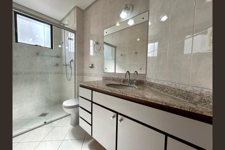 Apartamento para alugar com 165m², 4 quartos e 2 vagasBanheiro social