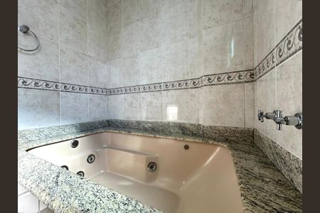 Apartamento para alugar com 165m², 4 quartos e 2 vagasBanheiro Suíte 1