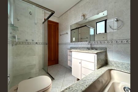 Apartamento para alugar com 165m², 4 quartos e 2 vagasBanheiro Suíte 1