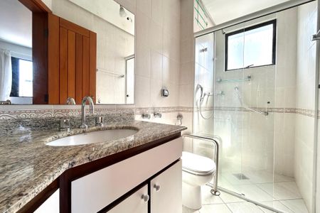 Apartamento para alugar com 165m², 4 quartos e 2 vagasBanheiro Suíte 2