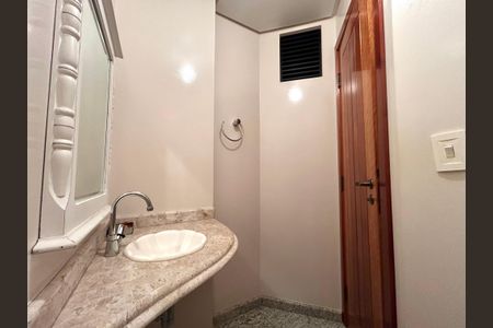 Apartamento para alugar com 165m², 4 quartos e 2 vagasLavabo