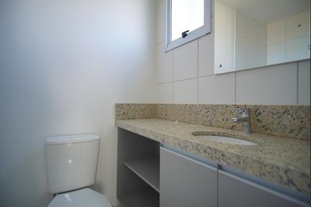 Banheiro da Suíte de apartamento à venda com 2 quartos, 54m² em Bom Jesus, Porto Alegre