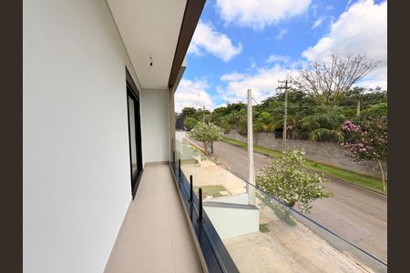 Casa de condomínio à venda com 200m², 3 quartos e 4 vagasSuíte Master - Varanda