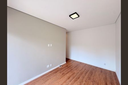 Casa de condomínio à venda com 200m², 3 quartos e 4 vagasSuíte Master