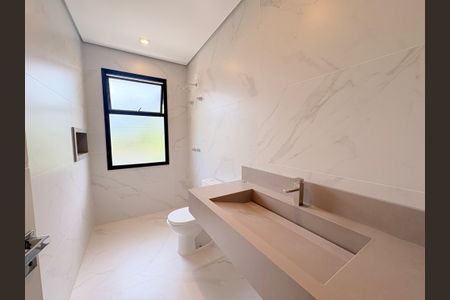 Casa de condomínio à venda com 200m², 3 quartos e 4 vagasBanheiro da Suíte 1