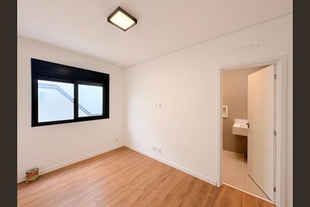 Casa de condomínio à venda com 200m², 3 quartos e 4 vagasSuíte 3 