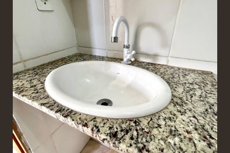 Casa para alugar com 35m², 1 quarto e 1 vaga Casa para alugar com 35m², 1 quarto e 1 vagaBanheiro