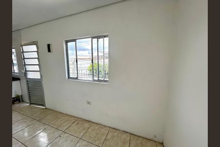 Casa para alugar com 35m², 1 quarto e 1 vaga Casa para alugar com 35m², 1 quarto e 1 vagaSala