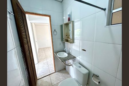 Casa para alugar com 35m², 1 quarto e 1 vaga Casa para alugar com 35m², 1 quarto e 1 vagaBanheiro