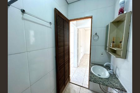 Casa para alugar com 35m², 1 quarto e 1 vaga Casa para alugar com 35m², 1 quarto e 1 vagaBanheiro