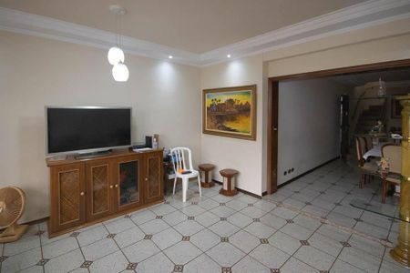 Casa para alugar com 250m², 4 quartos e 3 vagasSala 