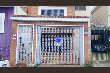 Casa para alugar com 250m², 4 quartos e 3 vagasFachada / Placa 