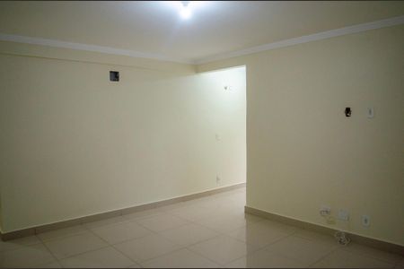 Sala de apartamento para alugar com 3 quartos, 89m² em Parque Industrial de Goiania, Goiânia