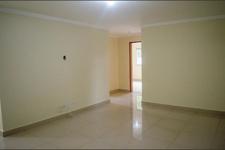 Sala de apartamento para alugar com 3 quartos, 89m² em Parque Industrial de Goiania, Goiânia