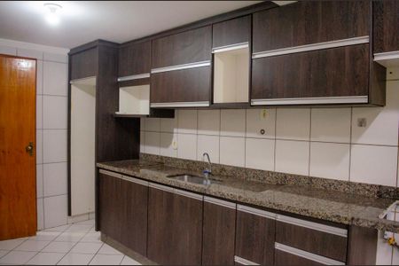 Cozinha de apartamento para alugar com 3 quartos, 89m² em Parque Industrial de Goiania, Goiânia