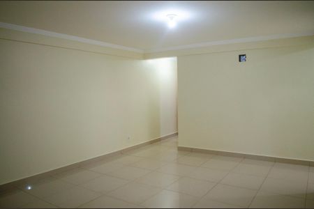 Sala de apartamento para alugar com 3 quartos, 89m² em Parque Industrial de Goiania, Goiânia