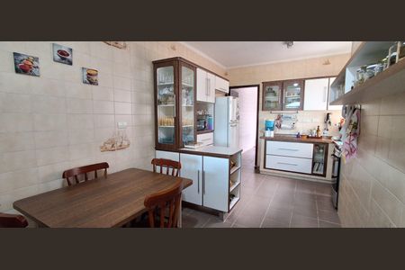 Apartamento à venda com 222m², 3 quartos e 4 vagas Apartamento à venda com 222m², 3 quartos e 4 vagasCozinha