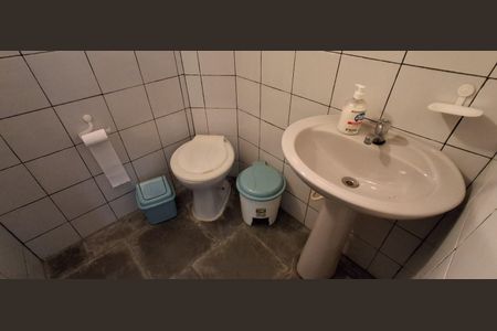 Apartamento à venda com 222m², 3 quartos e 4 vagas Apartamento à venda com 222m², 3 quartos e 4 vagasBanheiro garagem