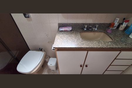 Apartamento à venda com 222m², 3 quartos e 4 vagas Apartamento à venda com 222m², 3 quartos e 4 vagasBanheiro Suíte