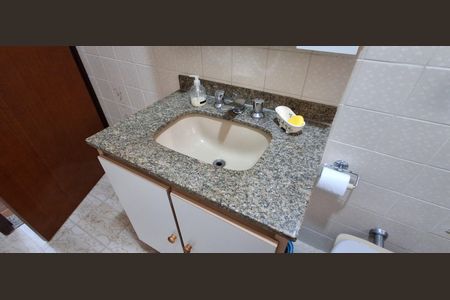 Apartamento à venda com 222m², 3 quartos e 4 vagas Apartamento à venda com 222m², 3 quartos e 4 vagasBanheiro Social