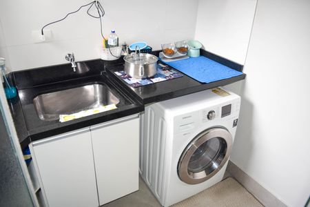 Apartamento à venda com 80m², 3 quartos e 1 vagaÁrea de Serviço