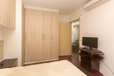 Quarto 1 de apartamento para alugar com 2 quartos, 86m² em Navegantes, Porto Alegre