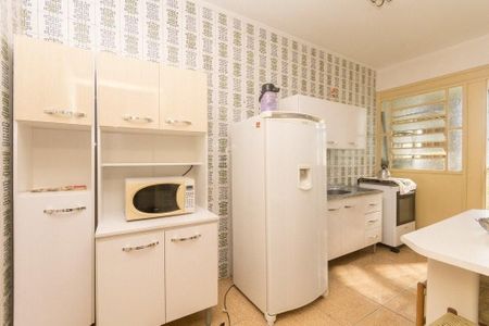 Cozinha  de apartamento para alugar com 2 quartos, 86m² em Navegantes, Porto Alegre