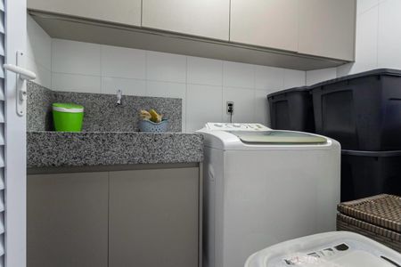 Apartamento à venda com 194m², 2 quartos e 2 vagasÁrea de serviço 