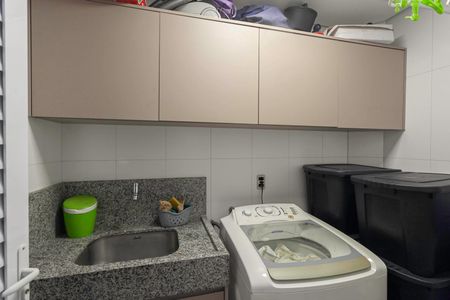 Apartamento à venda com 194m², 2 quartos e 2 vagasÁrea de serviço 