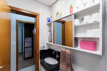 Apartamento à venda com 194m², 2 quartos e 2 vagasBanheiro social 