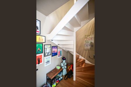 Escada de apartamento à venda com 1 quarto, 48m² em Vila Andrade, São Paulo