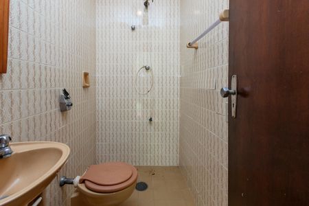 Casa para alugar com 475m², 4 quartos e 7 vagasBanheiro de Serviço