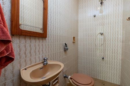 Casa para alugar com 475m², 4 quartos e 7 vagasBanheiro de Serviço