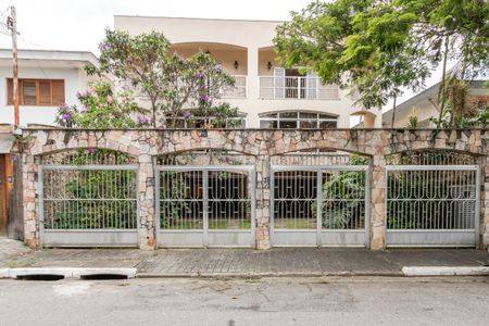 Casa para alugar com 475m², 4 quartos e 7 vagasFachada