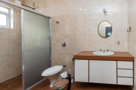 Casa para alugar com 475m², 4 quartos e 7 vagasBanheiro da Suíte 2