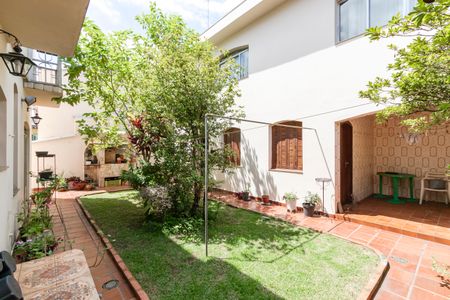 Casa para alugar com 475m², 4 quartos e 7 vagasQuintal