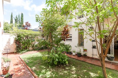 Casa para alugar com 475m², 4 quartos e 7 vagasQuintal