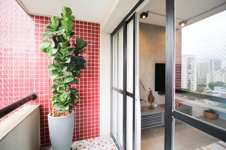 Varanda  de apartamento à venda com 2 quartos, 110m² em Vila Uberabinha, São Paulo