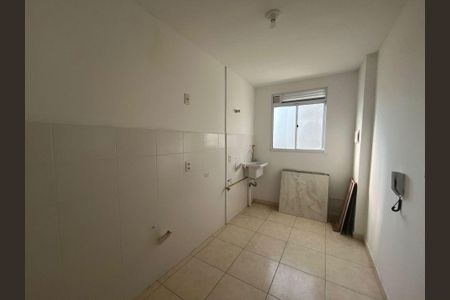 Cozinha  de apartamento para alugar com 2 quartos, 49m² em Humaitá, Porto Alegre