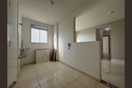 Cozinha  de apartamento para alugar com 2 quartos, 49m² em Humaitá, Porto Alegre