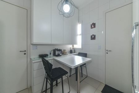 Apartamento à venda com 146m², 3 quartos e 3 vagas Apartamento à venda com 146m², 3 quartos e 3 vagasCozinha