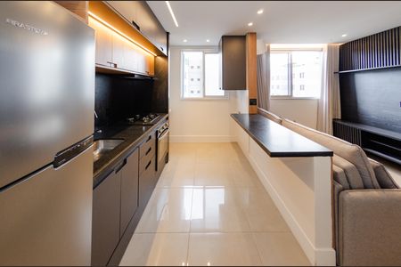 Cozinha de apartamento à venda com 1 quarto, 50m² em Buritis, Belo Horizonte