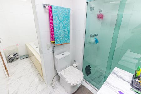 Apartamento à venda com 126m², 2 quartos e 2 vagasBanheiro da Suíte 1