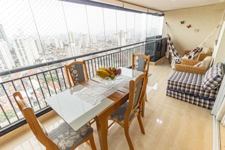 Apartamento à venda com 126m², 2 quartos e 2 vagasVaranda